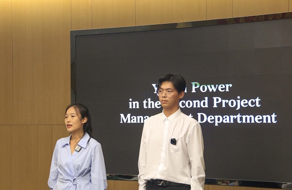 3王苏雨、李亚鹏现场演绎《Youth Power in the Second Project Management Department》.JPG